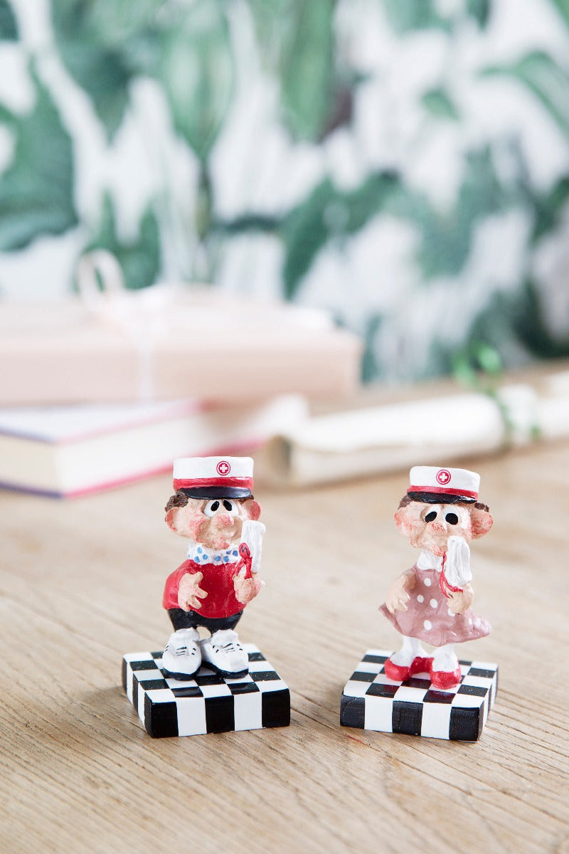 Medusa Copenhagen STX Student Pige figur, rød - H: 9 cm. - Bahne